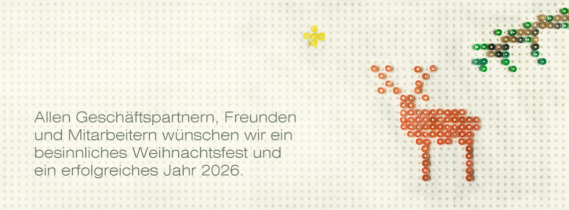 Weihnachtsgruss mit Stern, Hirsch und Tannenzweig aus Steckperlen